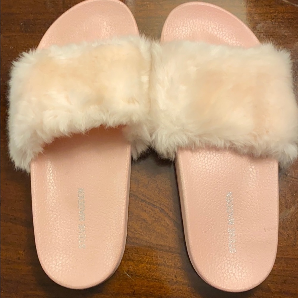 Steve Madden Baby Pink Fur slides